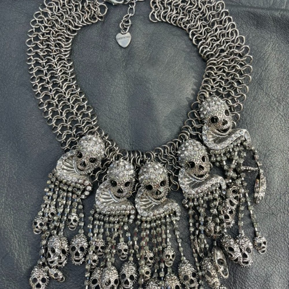 Eye Candy Los Angeles Skull My Neck Necklace - gun metal